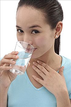 唐人街探案電影時(shí)長(zhǎng)多少？揭秘這一系列的獨(dú)特魅力與精彩背后！