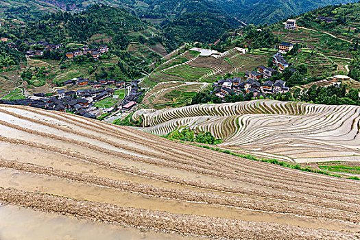 建德保姆工資多少？全面解讀建德地區(qū)保姆薪資與市場現(xiàn)狀