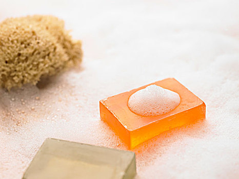只帶娃的保姆多少錢(qián)？為您揭秘保姆費(fèi)用的那些事