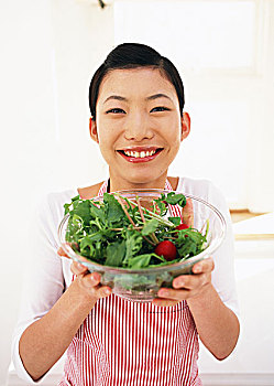 佛山找保姆多少錢？了解市場(chǎng)行情，選擇最合適的保姆服務(wù)