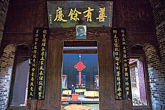 龍泉保姆價(jià)格多少錢？一站式服務(wù)為您的家庭提供貼心呵護(hù)
