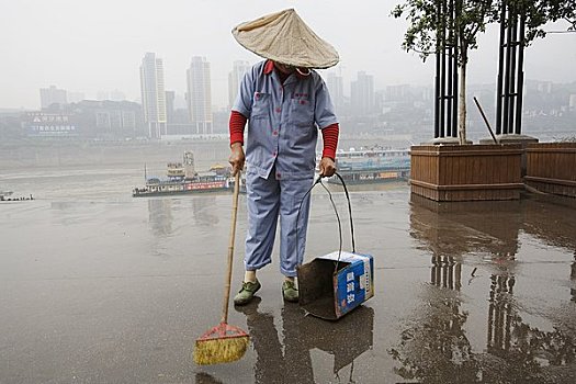 三河愛之嬰月嫂多少錢？選擇月嫂服務的真正價值與推薦