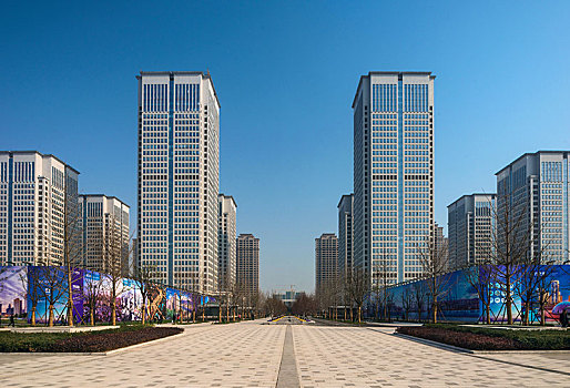 12小時(shí)保姆多少錢？如何選擇合適的保姆服務(wù)？