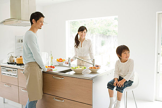 南京住家保姆多少錢？全方位解析，帶你了解價格與服務(wù)細節(jié)