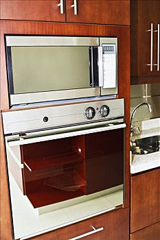 家政保姆多少錢一天？讓你輕松享受品質(zhì)服務(wù)