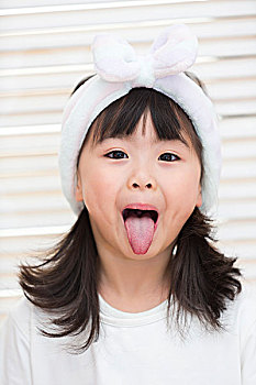 北京保姆多少錢(qián)？了解保姆服務(wù)的市場(chǎng)價(jià)格及選擇技巧