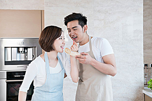 昆明保潔一平方米多少錢？讓我們?yōu)槟颐乇澈蟮男袠I(yè)秘密！