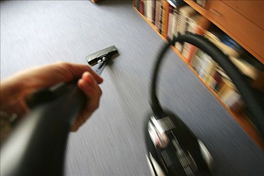找照顧孩子的保姆多少錢？揭秘保姆費用的背后真相