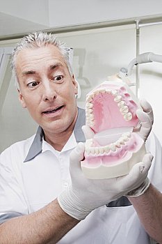 廬江保姆一個月多少錢？讓我們來看看！