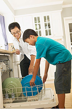 保姆洗碗多少錢一個月？選擇合適的保姆服務，給你生活帶來更多輕松