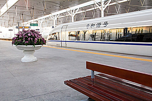 湖州鐘點(diǎn)保姆價(jià)格解析：如何選擇性價(jià)比最高的服務(wù)？