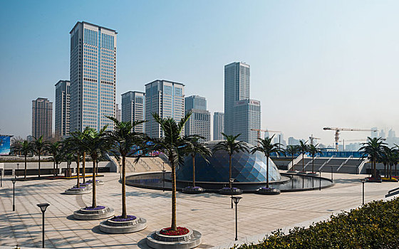 家政公司多少錢一個？揭秘家政服務價格的背后秘密
