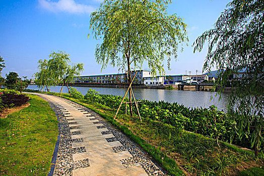 石巖住家保姆多少錢？為您揭秘石巖地區(qū)住家保姆服務(wù)的價(jià)格與選擇