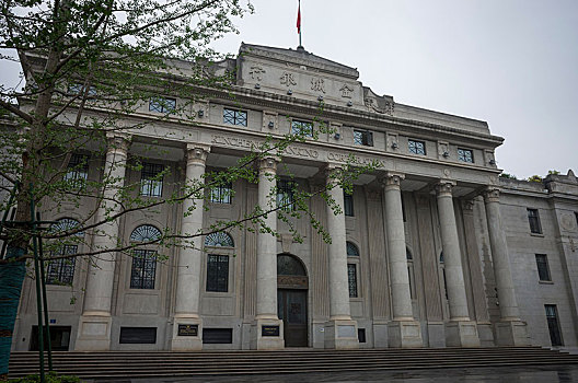 杭州做保姆工資多少？揭秘杭州保姆行業(yè)的薪資與市場需求
