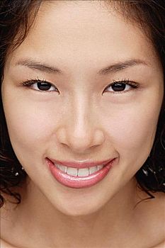 金華保姆多少錢(qián)一個(gè)月？全面解析，讓你輕松選擇合適的保姆