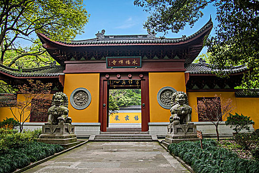 月嫂班培訓多少錢？了解培訓費用背后的價值與市場趨勢
