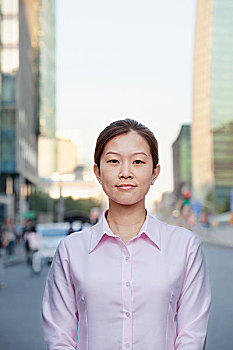 上海請(qǐng)阿姨一個(gè)月多少錢？揭秘上海家政服務(wù)市場(chǎng)的價(jià)格和選擇