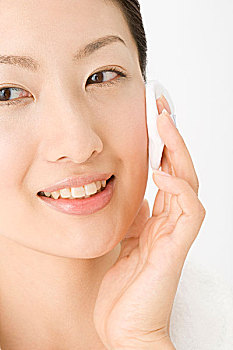 青島保姆一月工資多少？你需要了解的關(guān)鍵因素與趨勢(shì)分析