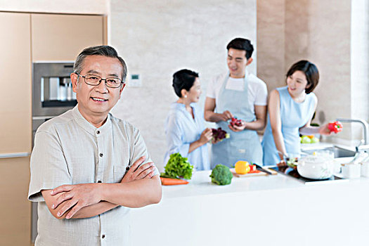老人保多少錢一個月？了解養老保險的優勢與實惠選擇