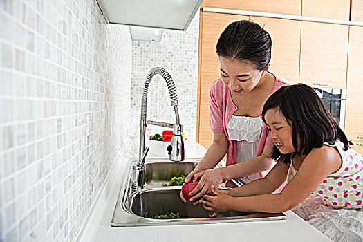 找個奶媽要多少錢？揭秘行業(yè)內(nèi)幕，幫你選擇最優(yōu)服務(wù)