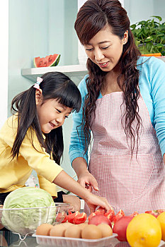 住家帶孩子保姆工資多少？揭秘背后的收入潛力與發展空間