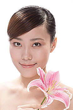《拆彈專家2》現(xiàn)場(chǎng)賣多少錢？揭秘?zé)豳u背后的秘密