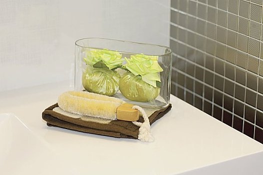 深圳請做飯保姆多少錢？揭秘深圳家庭服務(wù)行業(yè)的最新趨勢