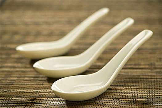 北京找服務(wù)多少錢(qián)一個(gè)月？揭秘2025年最新服務(wù)費(fèi)用行情