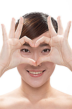 一只異瞳緬因貓多少錢？揭秘異瞳緬因貓的價格及養(yǎng)護(hù)秘訣