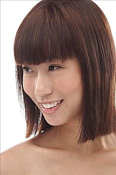 如何選擇合適的育兒師？育兒師的價(jià)格解析