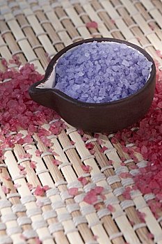 半天保姆工資多少？讓你了解這個(gè)行業(yè)的潛力與機(jī)遇
