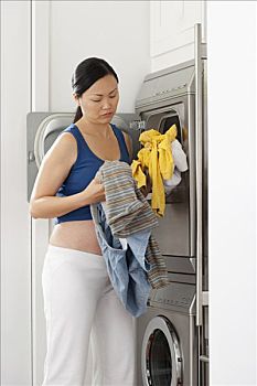 保姆做家務多少錢？輕松解答你關心的家庭服務費用