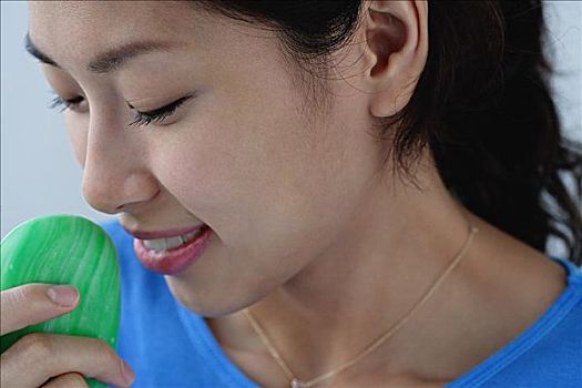 長樂保姆多少錢一個(gè)月？揭秘不同需求下的保姆服務(wù)費(fèi)用