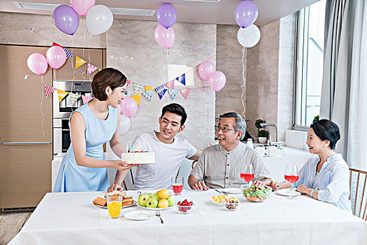 重慶做飯保姆多少錢？找對(duì)了價(jià)格合理，服務(wù)更貼心