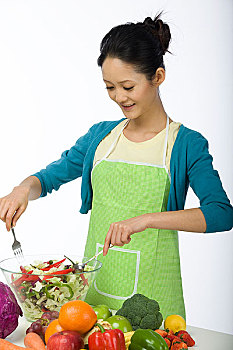做飯保姆多少錢？揭秘家庭做飯保姆的收費標(biāo)準(zhǔn)與選擇技巧