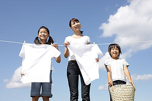 在深圳找保姆多少錢(qián)？教你如何選擇合適的保姆服務(wù)