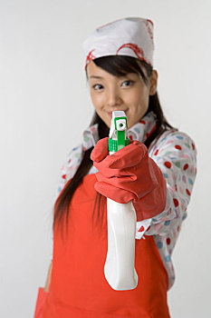 照顧孩子保姆多少錢？如何選擇適合的保姆服務？
