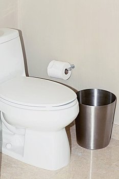 南寧保姆多少錢(qián)？為您揭秘南寧保姆的費(fèi)用與選擇技巧！