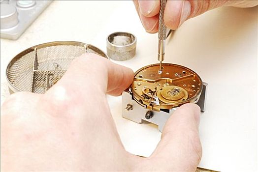 金牌保姆大概多少錢？如何選擇最合適的金牌保姆服務