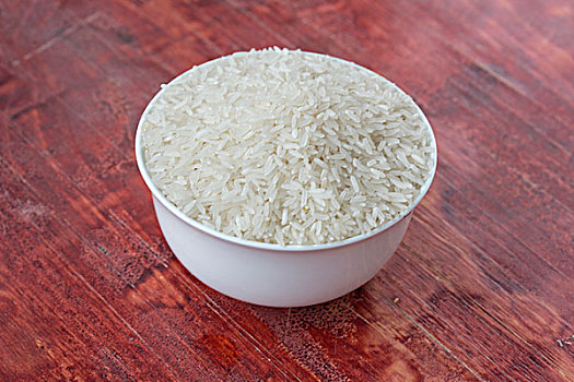 現(xiàn)在雇保姆做飯多少錢？讓你了解雇傭保姆的真正成本