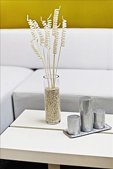 杭州保姆工資多少？揭秘保姆行業(yè)薪資和發(fā)展趨勢(shì)