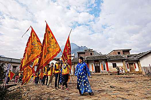 成都保姆價(jià)格解析：如何選擇性價(jià)比高的保姆服務(wù)