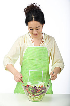 家政行業(yè)的年齡限制：揭秘家政服務(wù)員的最佳年齡區(qū)間