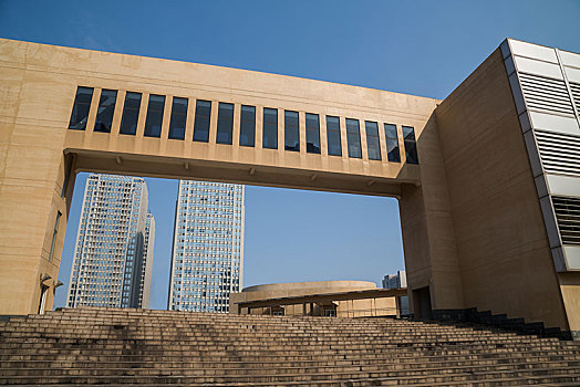 南京非住家阿姨多少錢？選擇非住家阿姨的性價比與服務優勢分析
