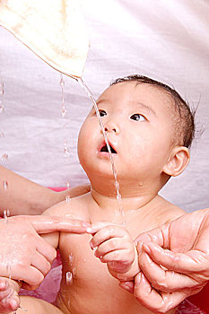 兩個(gè)人做個(gè)人隱私DNA多少錢？揭秘個(gè)人隱私DNA檢測(cè)的費(fèi)用和價(jià)值