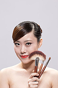 家政公司護工多少錢一天？讓您了解護工服務的真實價格
