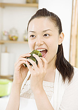 重慶璧山月嫂服務，如何選擇？價格透明，服務一流！