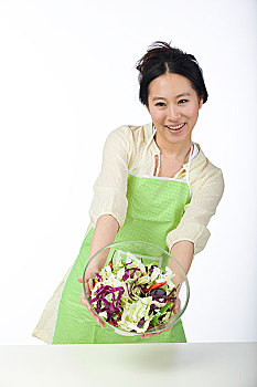 北京請(qǐng)菲傭多少錢？了解雇傭菲傭的費(fèi)用與服務(wù)價(jià)值