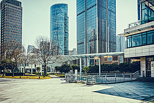 銀漸層多少錢(qián)市場(chǎng)：揭秘你不知道的價(jià)格趨勢(shì)與購(gòu)買(mǎi)要點(diǎn)