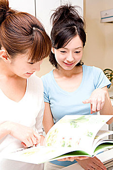 廣東鐘點(diǎn)工多少錢一小時(shí)？探秘廣東鐘點(diǎn)工市場與服務(wù)價(jià)值